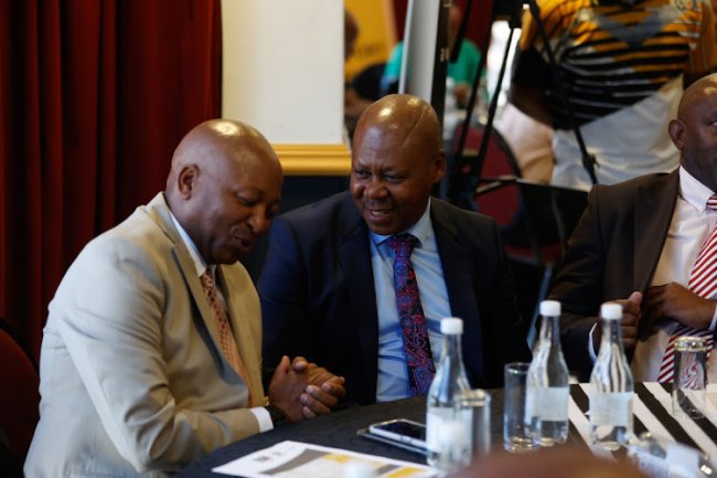 Joburg, taxi bosses sign deal to settle disputes in the industry
