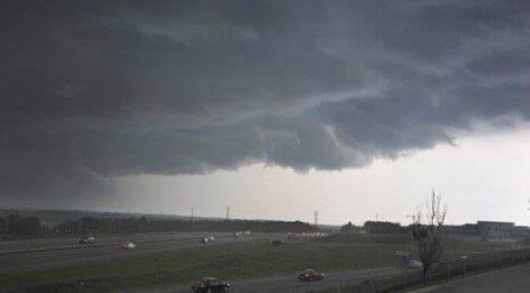 Thunderstorms, hail and cold front