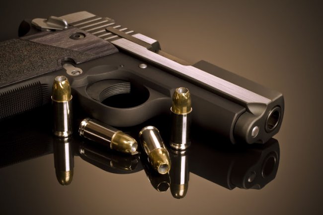 Police officer injured in shootout with cable thieves