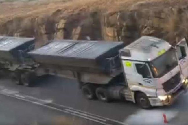 Four trucks on fire on N2 in Mpumalanga