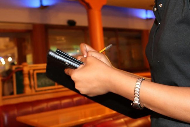 Eat at home, this is disrespectful’ - waiter gets R35 tip off R1050 bill
