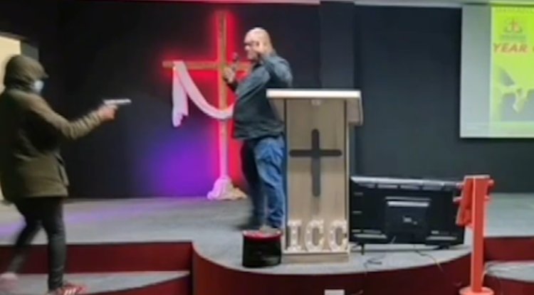 Pastor recalls robbery mid-sermon