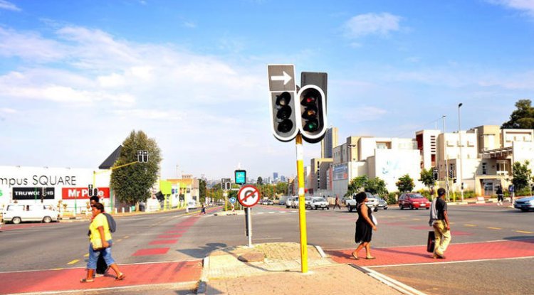 Gauteng motorists can now report faulty traffic lights via city’s app